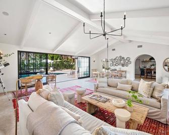 New Listing! Palm Springs Home with Private Pool, Hot Tub, Fireplace's, ad Mountain Views! - Palm Springs
