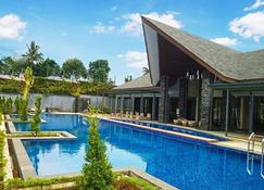 Villa Vimalla Hills 2br Feel The Nature - Bogor - Pool