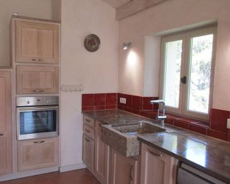 Beautiful old house overlooking the Mt Ventoux, CLOSE to Bédoin - Crillon-le-Brave - Cocina