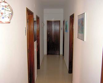 Quartos Com Boas Vistas - Vila Nova de Cacela - Hallway