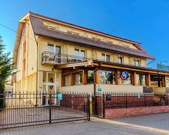 بالاتون كلرز بيتش هوتل - Siófok - مبنى