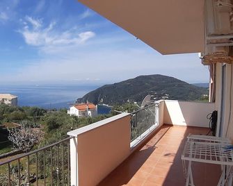 Olive Tree Apartment - Kissamos - Balkon