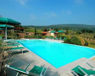 Appartamento Reginaldo E: A bright apartment in the characteristic style of the Tuscan countryside, with Free WI-FI. - San Gimignano