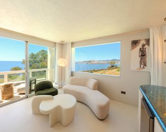Destino Five Ibiza - Ibiza