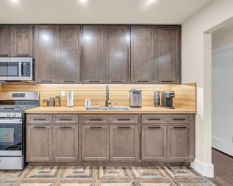 Family Friendly Stay With Hot Tub Fire Pit Games - Suffern - Kitchen