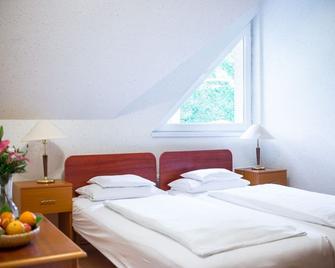 Wellness Hotel Szindbád - Balatonszemes - Bedroom