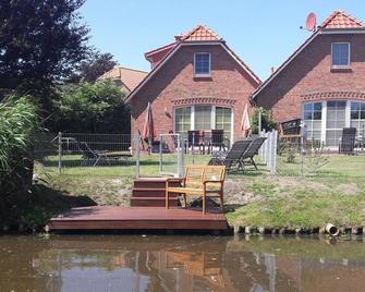 Starboard - Great vacation home right on the water - Wirdum - Edificio