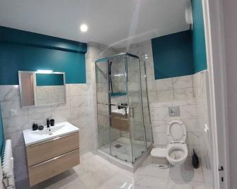 Spacious 4-room apartment in the center of Neuville-sur-saone - Neuville-sur-Saône