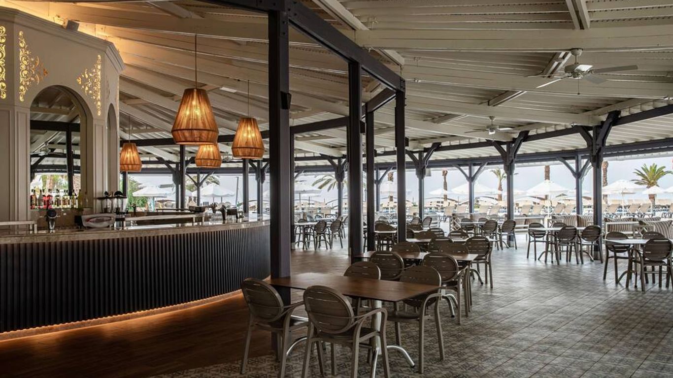 Papillon Belvil Holiday Village