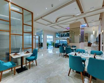 Comfort Inn Sapphire Chandkheda - Ahmedabad - Restaurant