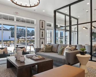 Landing | Incredible 2bd, Pool, Clubhouse - Madison - Lounge