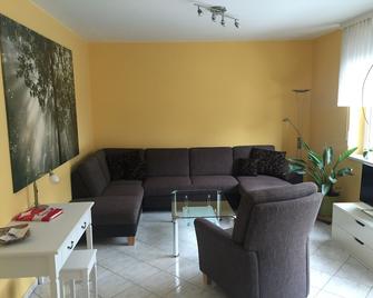 Modern, cozy apartment on the outskirts of Frankfurt Oder - Frankfurt an der Oder - Living room