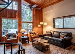 Escape To Ptarmigan Village 100 - Whitefish - Living room