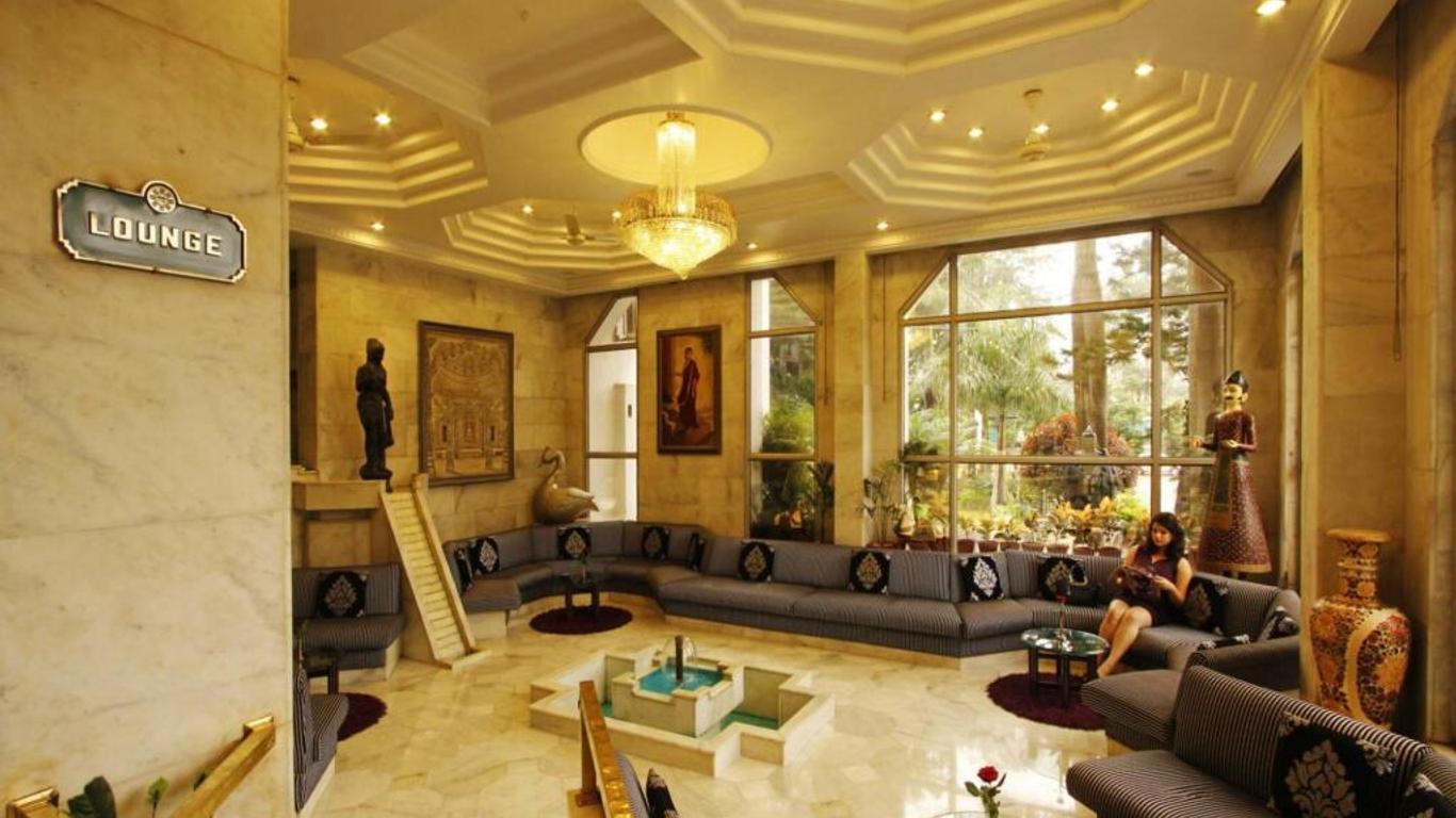 Hotel Hillock
