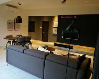 Lumut Waterfront Apartment 62 - Lumut - Living room