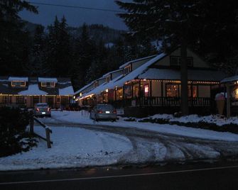 Whittaker's Motel & Historic Bunkhouse - Ashford - Edifício