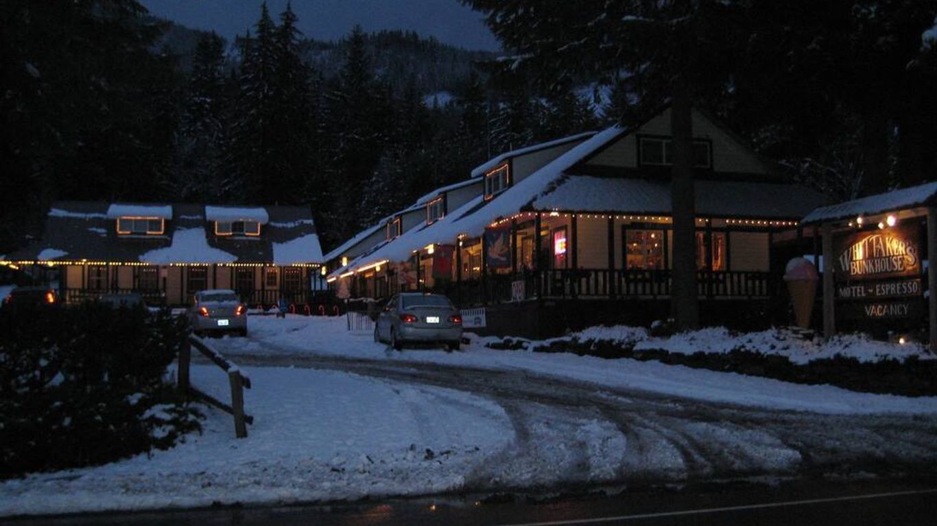 Whittaker's Motel & Historic Bunkhouse