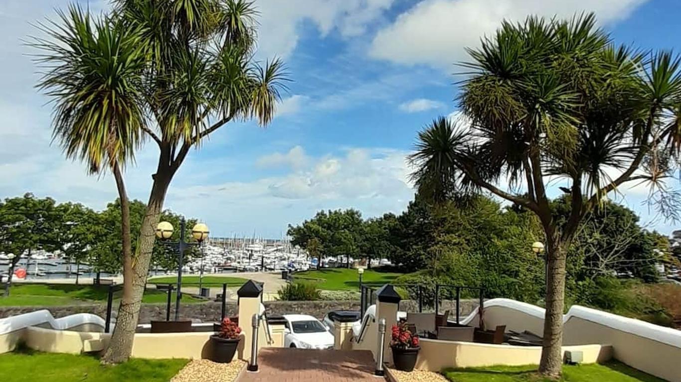 أستالا جيست هاوس