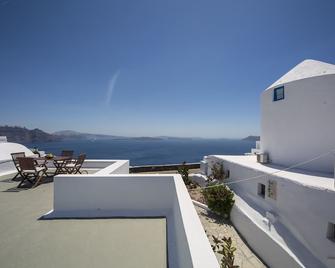 Ianthe Apartments & Villa - Oia - Balcón
