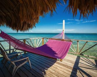 Premier Overwater Bungalow - Dangriga - Балкон