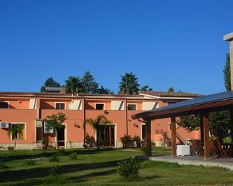 Agriturismo Torre Del Golfo - Cropani - Gebouw