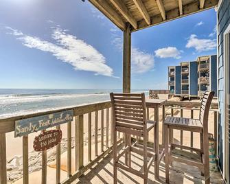 North Topsail Oceanfront Condo with Balcony! - North Topsail Beach - Balcony