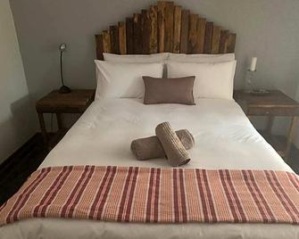 Cycad Stay - Умтата - Спальня