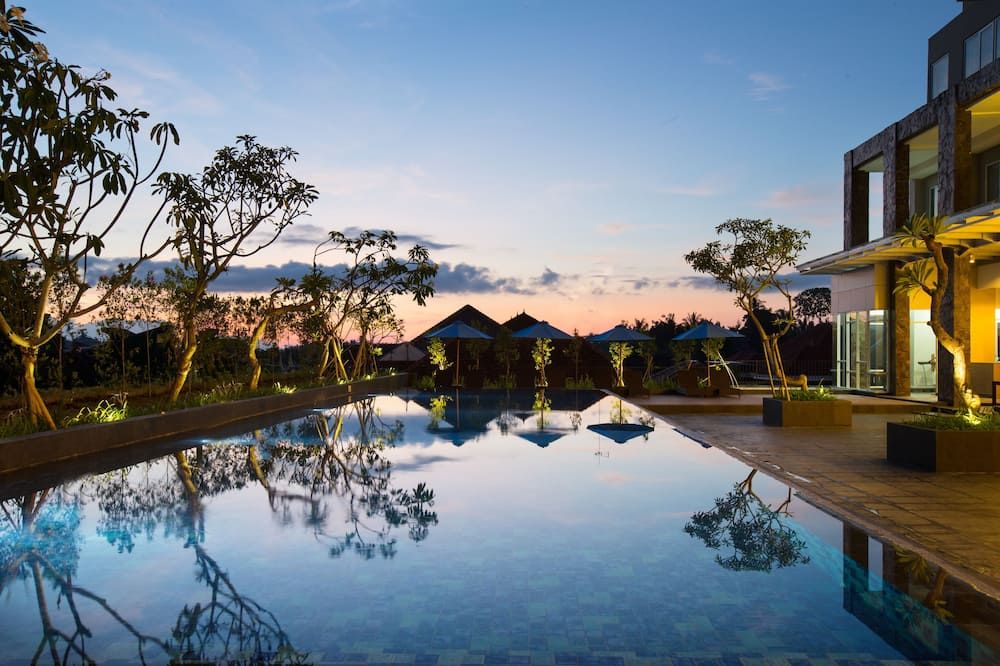 Hotel Santika Banyuwangi - Banyuwangi - Piscina