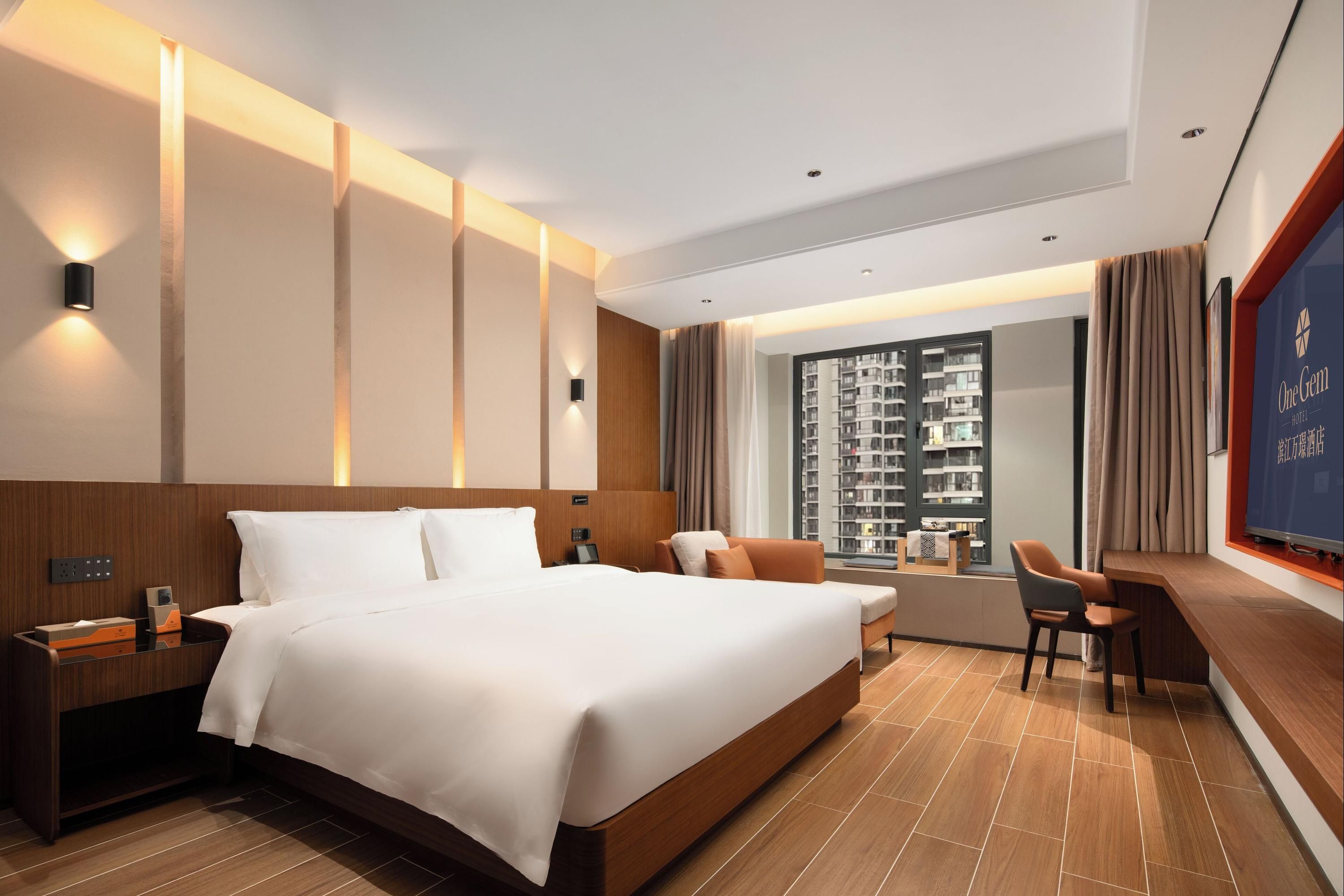 One Gem Hotel - האיקואו