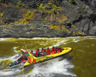 Shearwater's Explorers Village - Victoria Falls