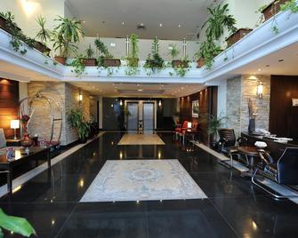 Qasr Lazurd For serviced apartments - Taif - Lobby