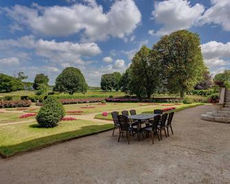 Historic XVII Century Castle In Normandy - Saint-Floxel - Patio