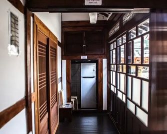 Gongju Bonghwangjae Hanok - Gongju - Hallway