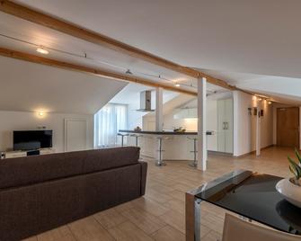 Hotel Weingarten - Caldaro - Living room