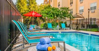 TownePlace Suites by Marriott Baltimore BWI Airport - Linthicum Heights - Basen