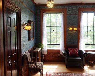 Newly Restored Guest Suite inside Historic Mansion with Scenic Hilltop Views - Hancock - Living room