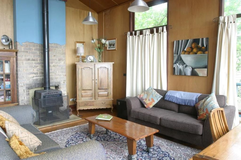 Sidneys Retreat - كاتومبا - غرفة معيشة