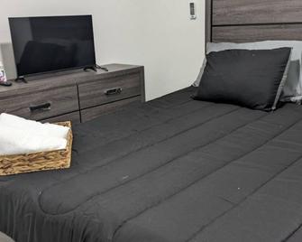Family-Home-Workplace-Peace - Arecibo - Habitación