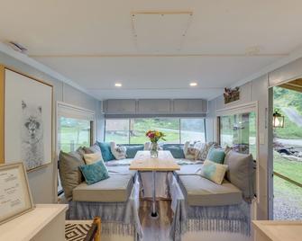 Unique Converted Trailer in Marshall: Pet Friendly - Mars Hill