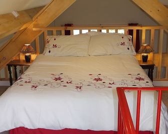 Holiday Cottage With Extensive Mntn And Lake Views Over Snowdon And Llyn Padarn - Y Felinheli - Bedroom