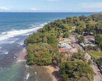 Sede Villa Lobos en Playa Chiquita - Cocles - Außenansicht