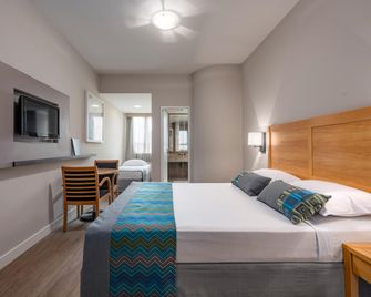 Hotel Sonotel Glicerio - קמפינאס - חדר שינה