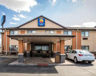 Comfort Inn Morris I-80 - Morris - Building