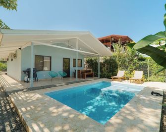 Cozy house, pool, WIFI, mins to beach, Uvita - Ballena - Piscina