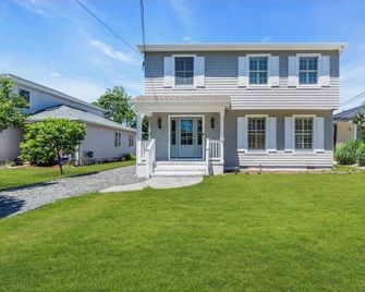 The Bay House at Lovelandtown-Luxury Pool Retreat Minutes from Bay Head Beach - Point Pleasant - Edificio