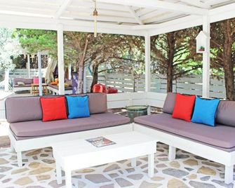 Arsipel Otel - Bozcaada - Patio