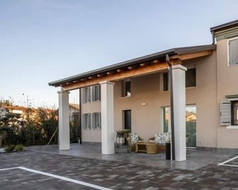 Camerini Guest House - 피아졸라 술 브렌타 - 건물