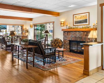 Best Western Adirondack Inn - לייק פלסיד - בר