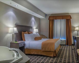 Timber Ridge Inn And Suites - Fox Creek - Schlafzimmer