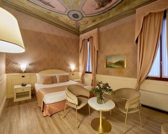 فندق دودو بالاس - البندقية - غرفة نوم